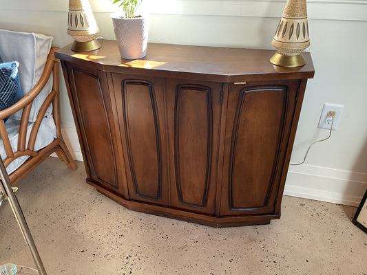 Broyhill Emphasis Console Table